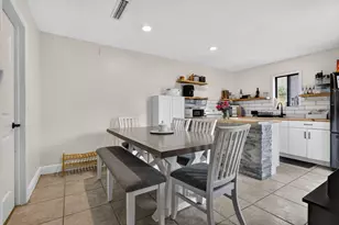 1201 Waterview Cir, Palm Springs, FL 33461 - Photo 19