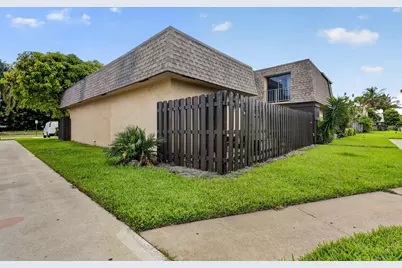 1201 Waterview Circle #12a, Palm Springs, FL 33461 - Photo 3