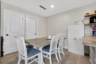 1201 Waterview Cir, Palm Springs, FL 33461 - Photo 21