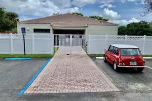 3100 W Rolling Hills Cir, Davie, FL 33328 - Photo 33