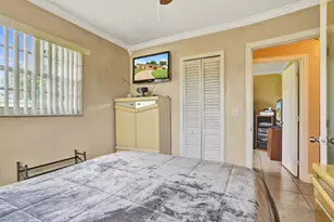 18800 NW 43rd Ave, Miami Gardens, FL 33055 - Photo 9