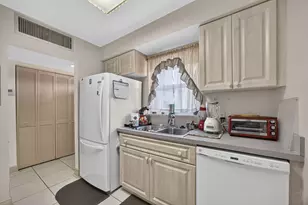 12022 W Greenway Dr, Royal Palm Beach, FL 33411 - Photo 5