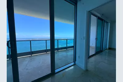 1331 Brickell Bay Drive #4407, Miami, FL 33131 - Photo 3
