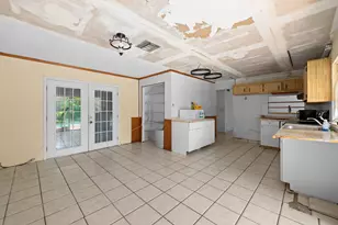 8210 SW 4th Pl, North Lauderdale, FL 33068 - Photo 13