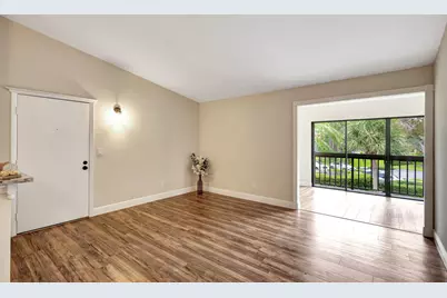 1109 Duncan Circle #201, Palm Beach Gardens, FL 33418 - Photo 5