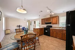 8137 SW Wildwood Dr, Stuart, FL 34997 - Photo 11