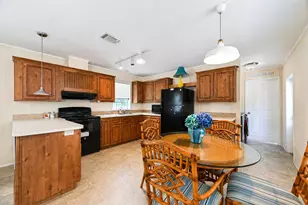 8137 SW Wildwood Dr, Stuart, FL 34997 - Photo 9