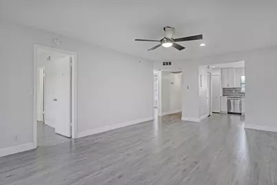 4575 Lucerne Lakes Boulevard #103, Lake Worth, FL 33467 - Photo 9