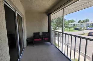 1522 SE Royal Green Cir, Port Saint Lucie, FL 34952 - Photo 13
