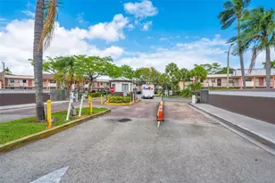 870 NE 207th Terrace, Miami, FL 33179 - Photo 5