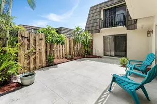 1534 Forest Lakes Cir, West Palm Beach, FL 33406 - Photo 3
