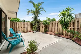 1534 Forest Lakes Cir, West Palm Beach, FL 33406 - Photo 5