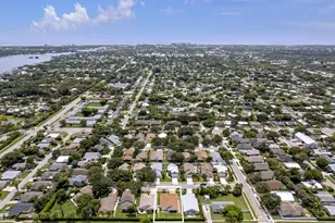 145 Pennock Landing Cir, Jupiter, FL 33458 - Photo 33