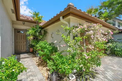 718 NW 177th Avenue, Pembroke Pines, FL 33029 - Photo 3