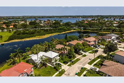 718 NW 177th Avenue, Pembroke Pines, FL 33029 - Photo 47