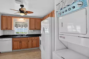 948 Savannas Point Dr, Fort Pierce, FL 34982 - Photo 7