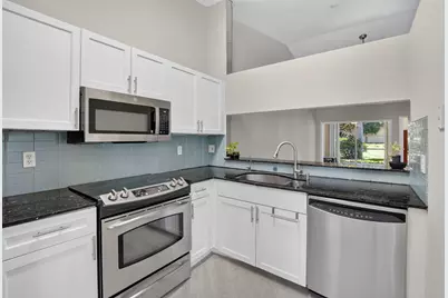 8108 Summer Shores Drive, Delray Beach, FL 33446 - Photo 9