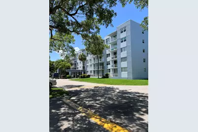 480 Executive Center Drive #2d, West Palm Beach, FL 33401 - Photo 1