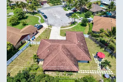 1127 Sea Pines Way, Lantana, FL 33462 - Photo 11