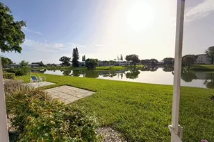 29 Berkshire B, West Palm Beach, FL 33417 - Photo 3