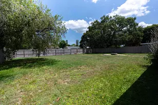 286 SW Kentwood Rd, Port Saint Lucie, FL 34953 - Photo 17