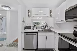 2793 NW 104th Ave, Sunrise, FL 33322 - Photo 7