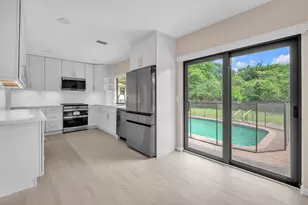 3020 N 34th St, Hollywood, FL 33021 - Photo 17