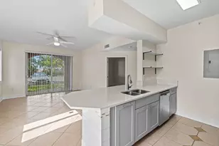 1000 Scotia Dr, Hypoluxo, FL 33462 - Photo 11