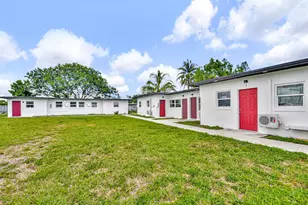1725 NE 148th St, Miami, FL 33181 - Photo 9