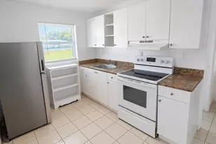 1725 NE 148th St, Miami, FL 33181 - Photo 5