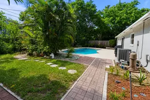 1515 Crescent Dr, Lake Park, FL 33403 - Photo 17