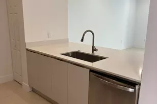 815 NE 17th Ave, Fort Lauderdale, FL 33304 - Photo 3