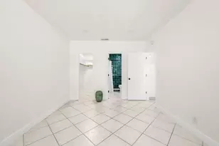 299 SW 7th St, Boca Raton, FL 33432 - Photo 17