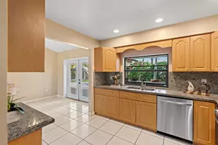 11651 NW 39th St, Sunrise, FL 33323 - Photo 7