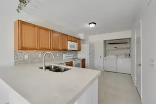 324 Maplecrest Cir, Jupiter, FL 33458 - Photo 11