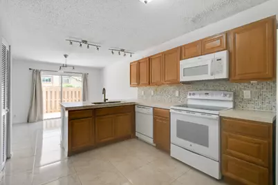324 Maplecrest Circle, Jupiter, FL 33458 - Photo 13
