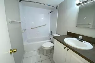 650 SW 2nd Ave, Boca Raton, FL 33432 - Photo 17