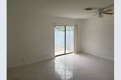 7814 Pembroke Road, Miramar, FL 33023 - Photo 11