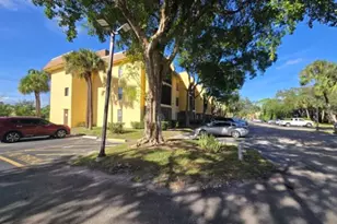 490 NW 20th St, Boca Raton, FL 33431 - Photo 3