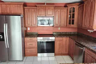 7875 Tam Oshanter Blvd, North Lauderdale, FL 33068 - Photo 5