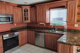 7875 Tam Oshanter Blvd, North Lauderdale, FL 33068 - Photo 3