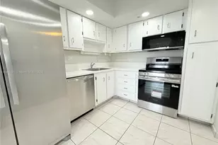 1300 St Charles Pl, Pembroke Pines, FL 33026 - Photo 15