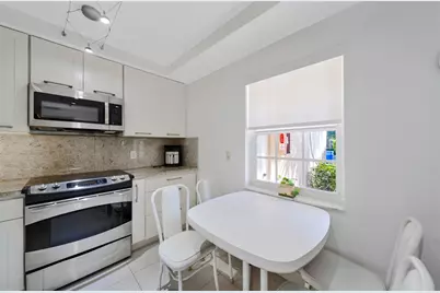 3611 Oaks Clubhouse Drive #104, Pompano Beach, FL 33069 - Photo 15