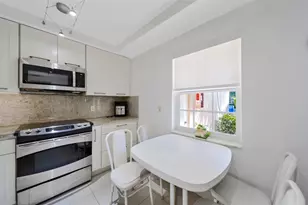 3611 Oaks Clubhouse Dr, Pompano Beach, FL 33069 - Photo 15