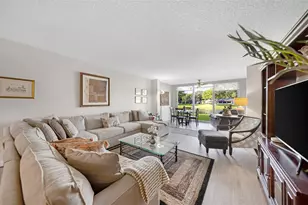 3611 Oaks Clubhouse Dr, Pompano Beach, FL 33069 - Photo 7