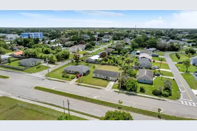 2118 SW Airoso Boulevard, Port Saint Lucie, FL 34984 - Photo 47