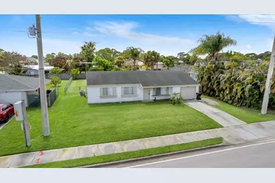 2118 SW Airoso Boulevard, Port Saint Lucie, FL 34984 - Photo 5