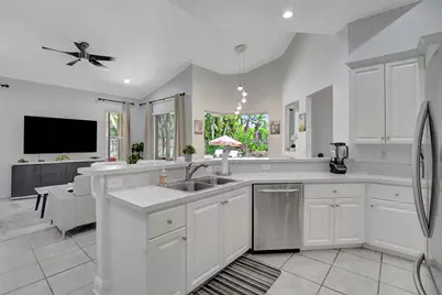 13709 Columbine Avenue, Wellington, FL 33414 - Photo 11