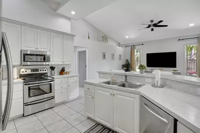 13709 Columbine Avenue, Wellington, FL 33414 - Photo 9