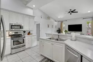 13709 Columbine Ave, Wellington, FL 33414 - Photo 9